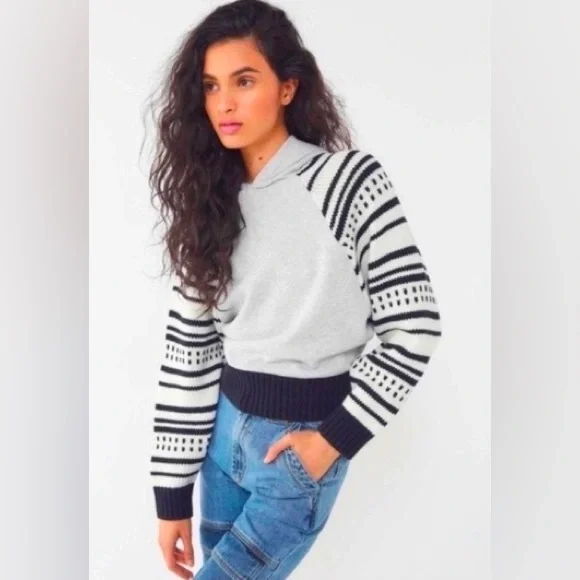 💫HP‼️💫 URBAN OUTFITTERS Hoodie w/ Knit Sleeves in Gray/Black/White, Small - Picture 2 of 7